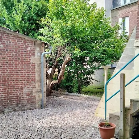 Avec Balcon / Jardin Apartmán *